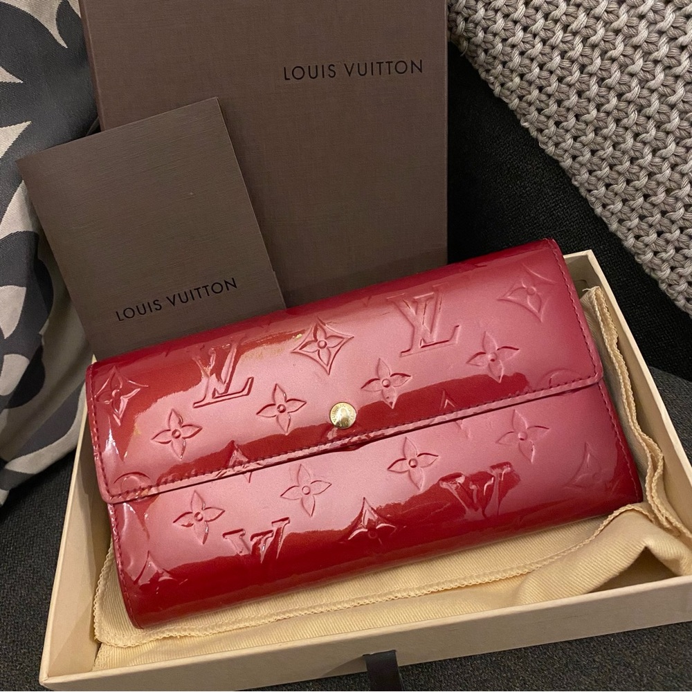 Louis Vuitton Sarah Wallet Monogram Vernis - pre owned